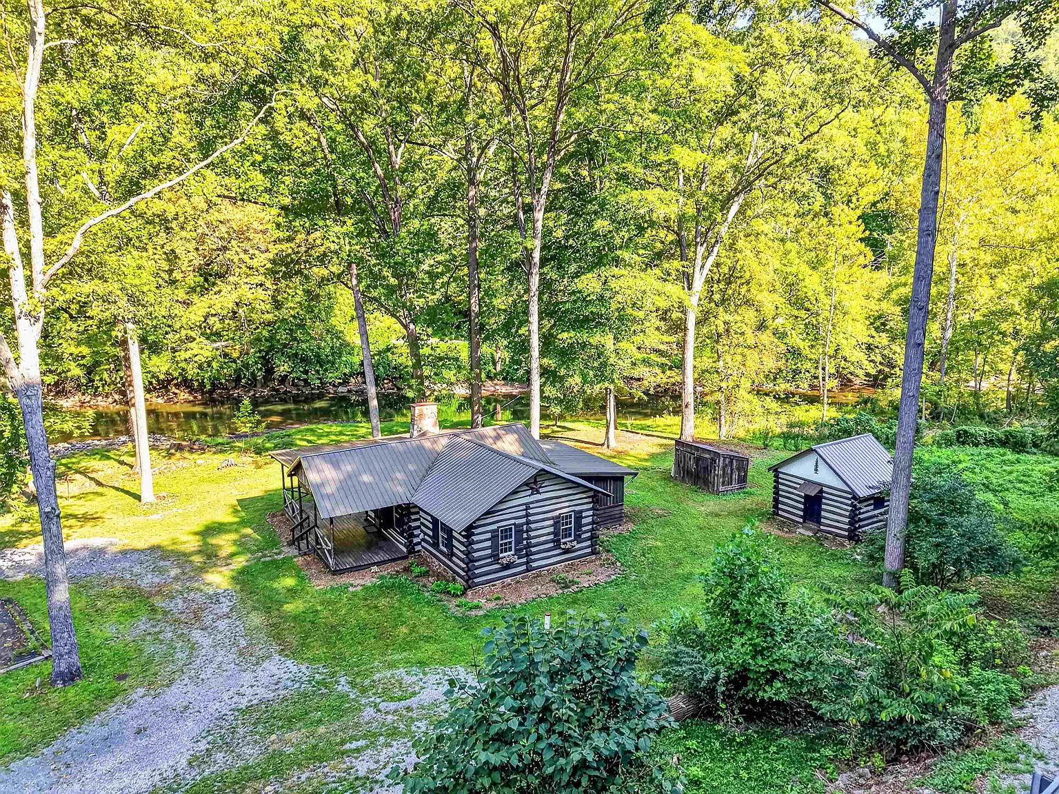 1949 Wolf Creek Hwy, Narrows, VA 24124