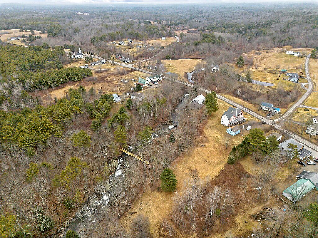 1135 E Pittston Road, Pittston, ME 04345