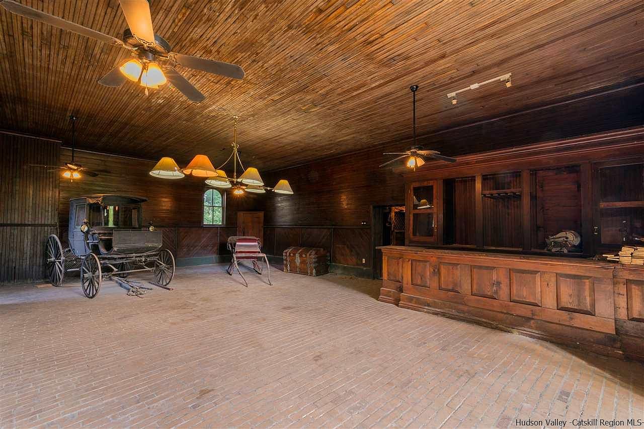132 Lindsley Ave, Kingston, NY 12401
