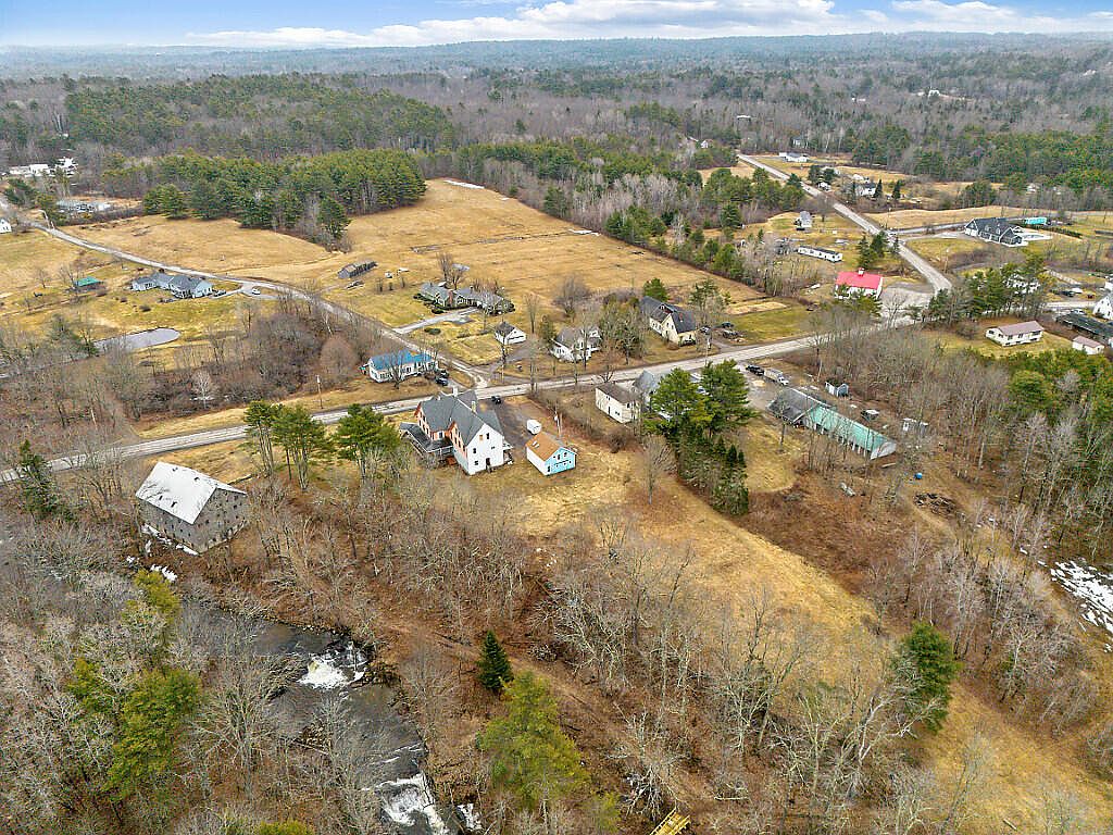 1135 E Pittston Road, Pittston, ME 04345