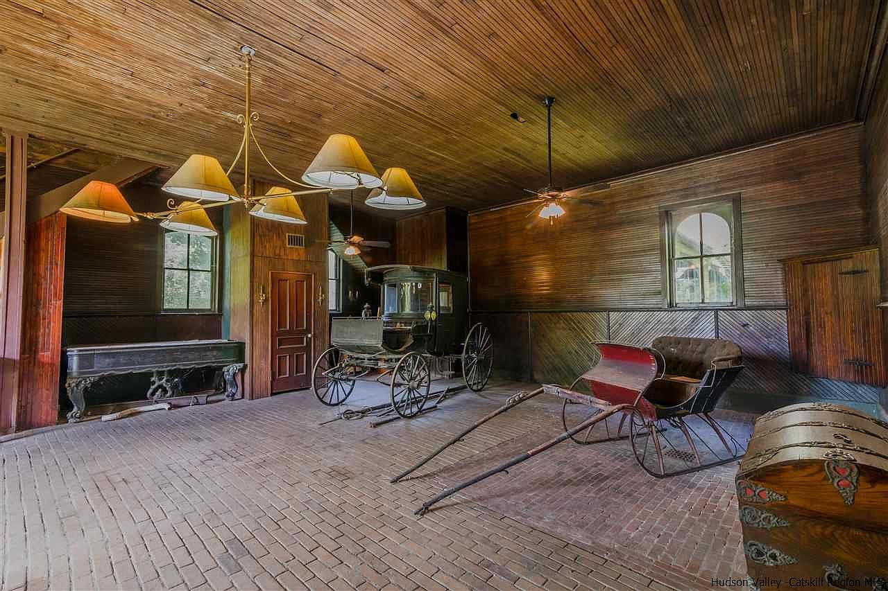 132 Lindsley Ave, Kingston, NY 12401