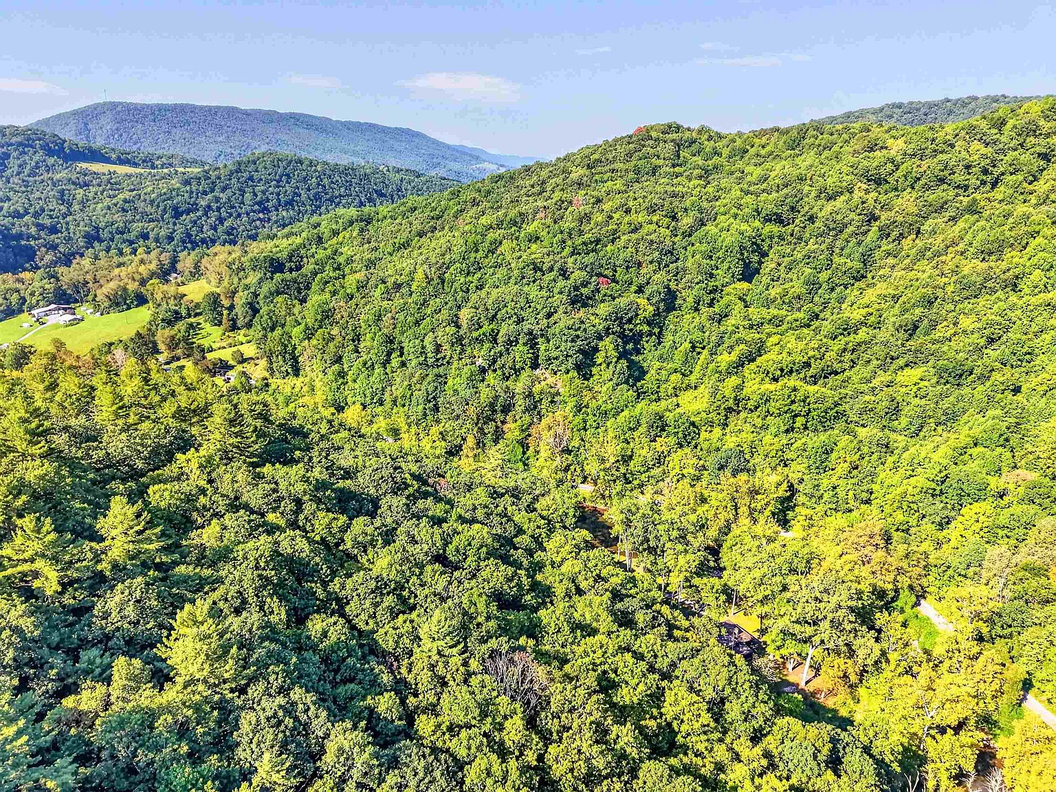 1949 Wolf Creek Hwy, Narrows, VA 24124