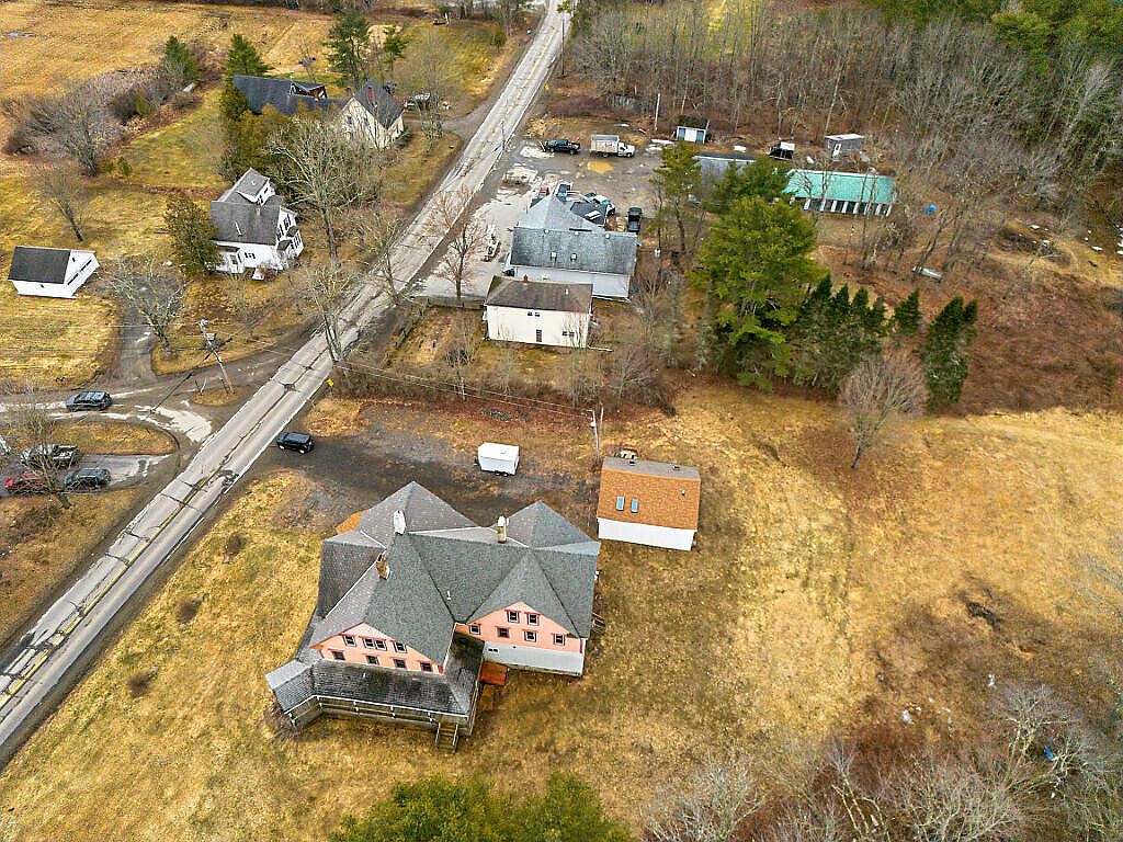 1135 E Pittston Road, Pittston, ME 04345
