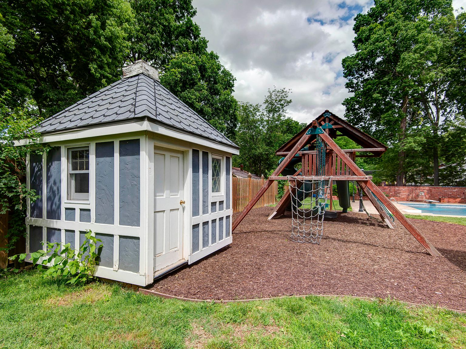 1435 E Walnut Street, Springfield, MO 65802