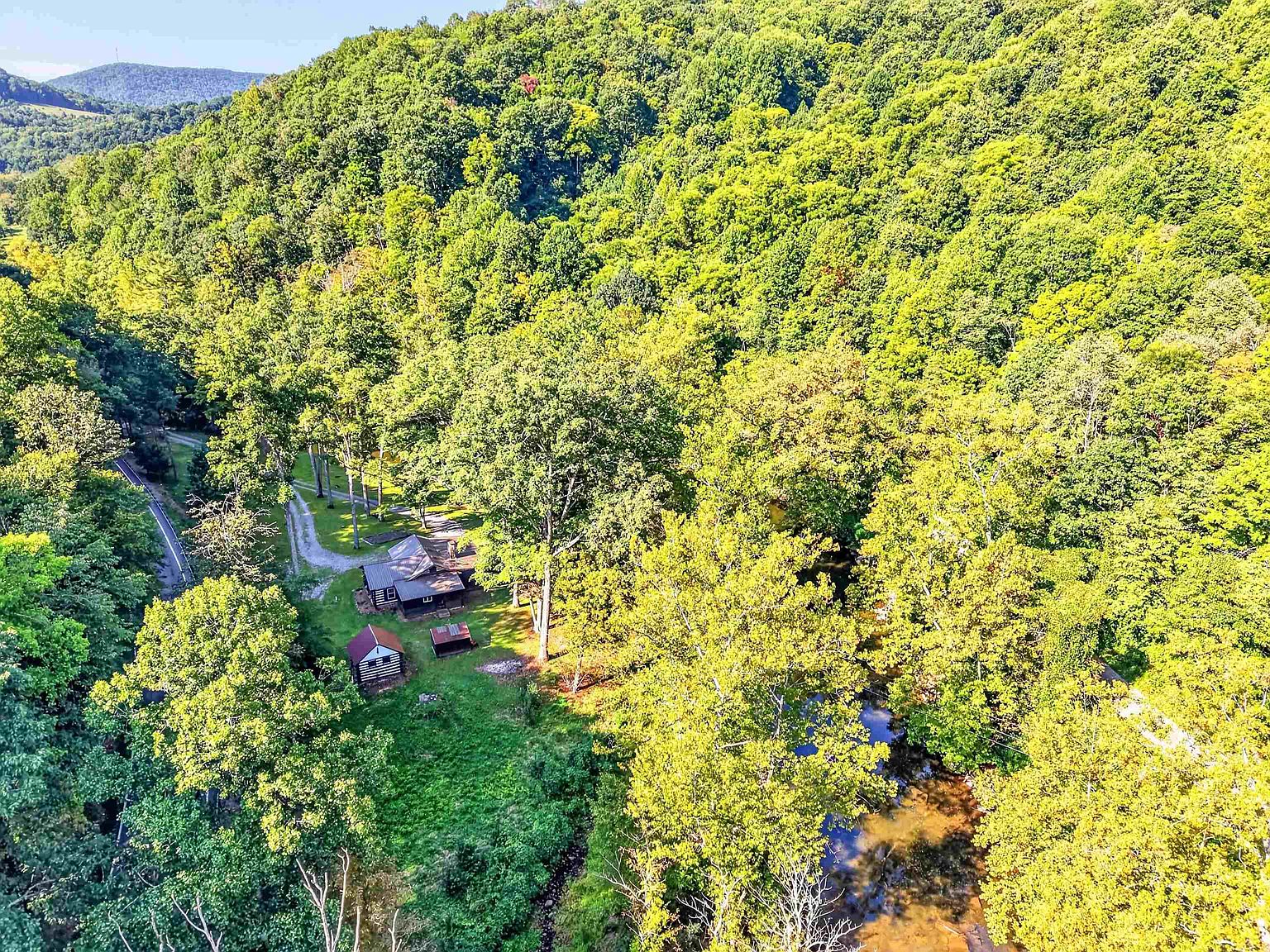 1949 Wolf Creek Hwy, Narrows, VA 24124