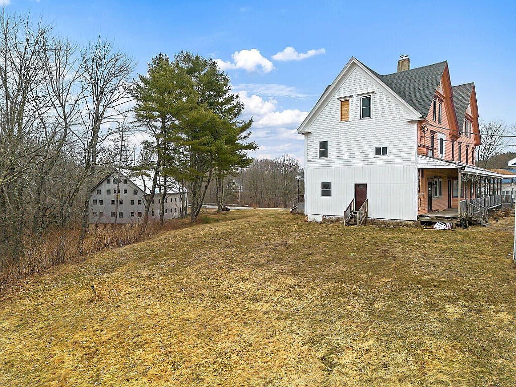 1135 E Pittston Road, Pittston, ME 04345