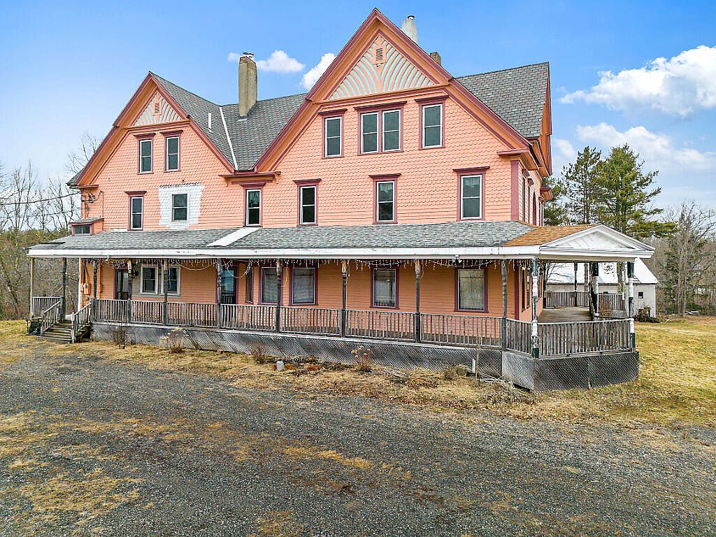 1135 E Pittston Road, Pittston, ME 04345