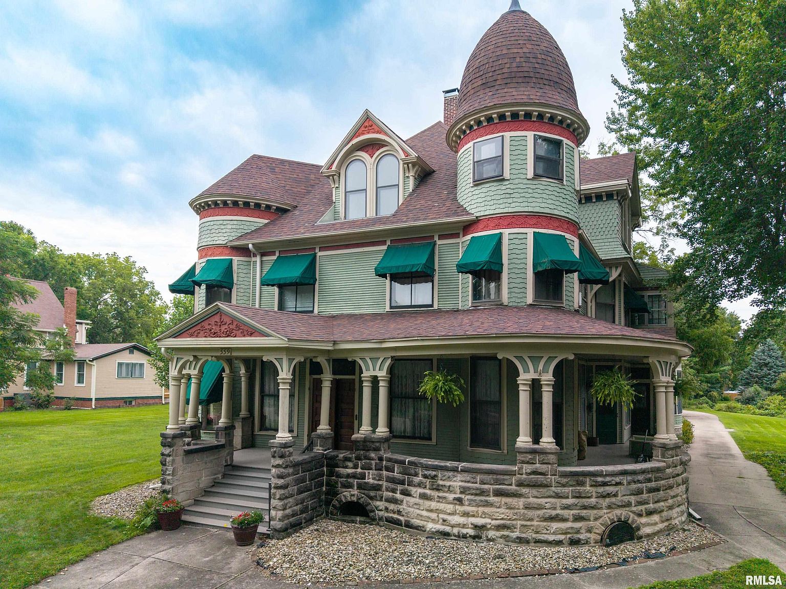 559 N Chambers St, Galesburg, IL 61401