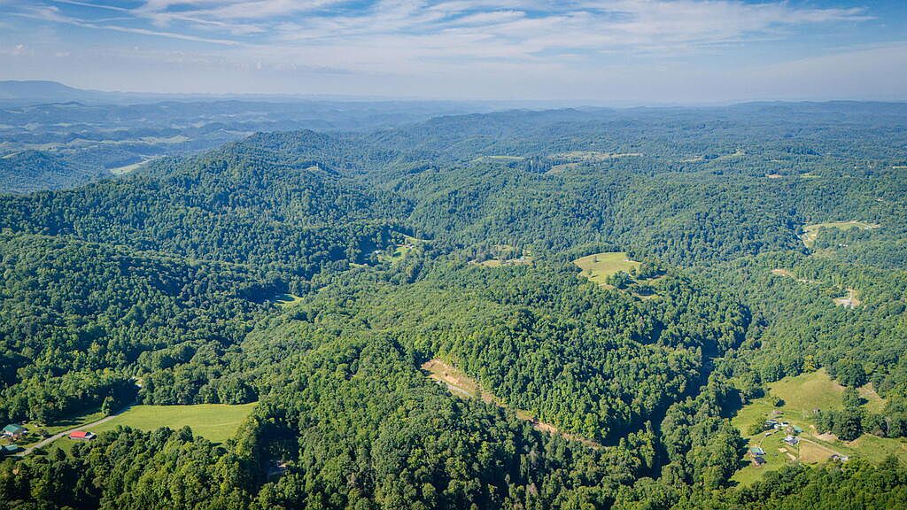 3808 Combs Ridge Rd, Honaker, VA 24260