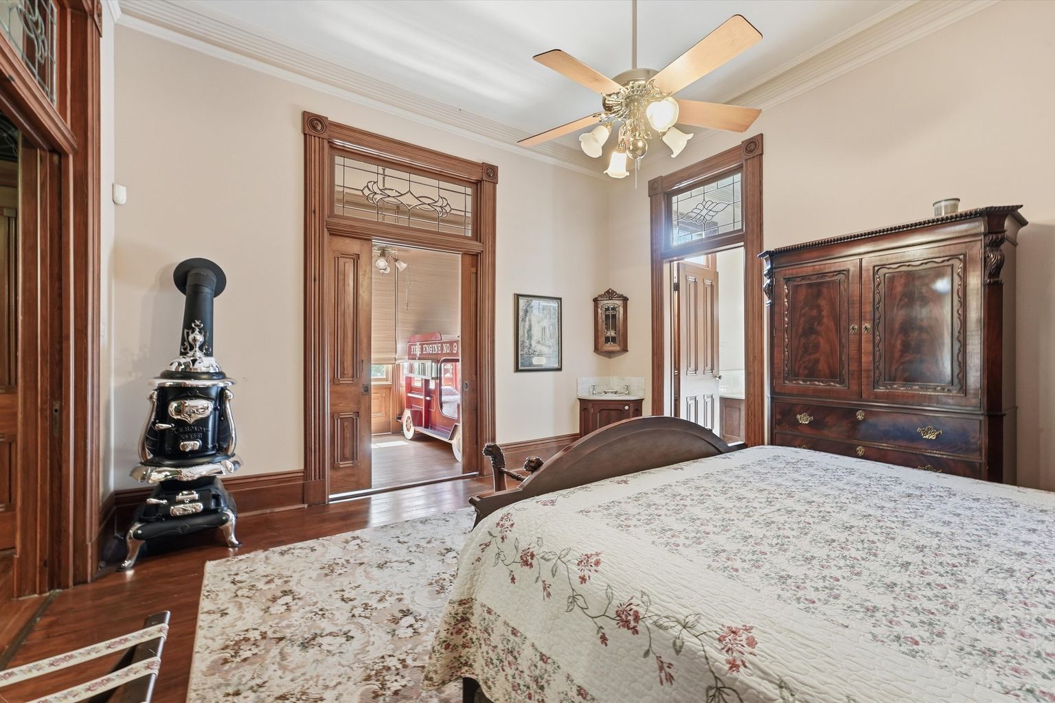 1826 Sealy St, Galveston, TX 77550
