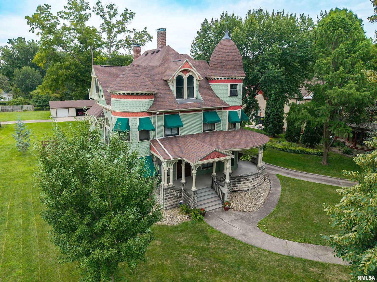 559 N Chambers St, Galesburg, IL 61401