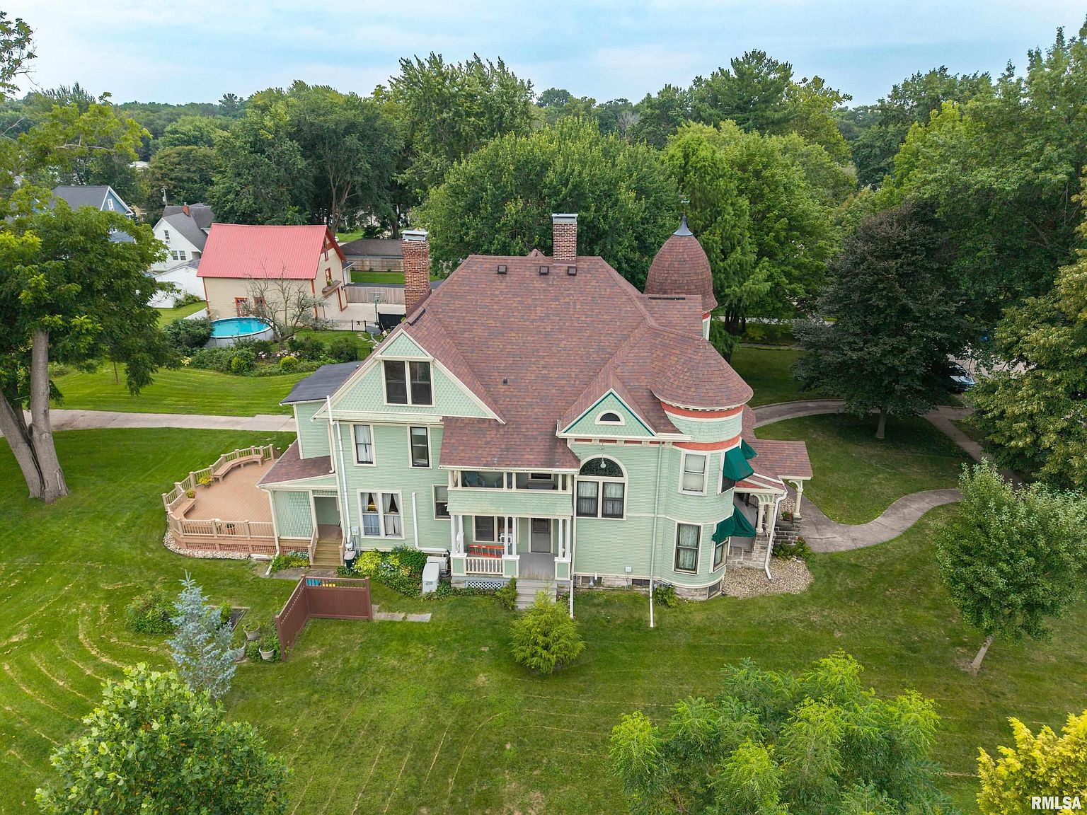 559 N Chambers St, Galesburg, IL 61401