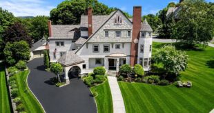 32 Belmont Ave, Lowell, MA 01852
