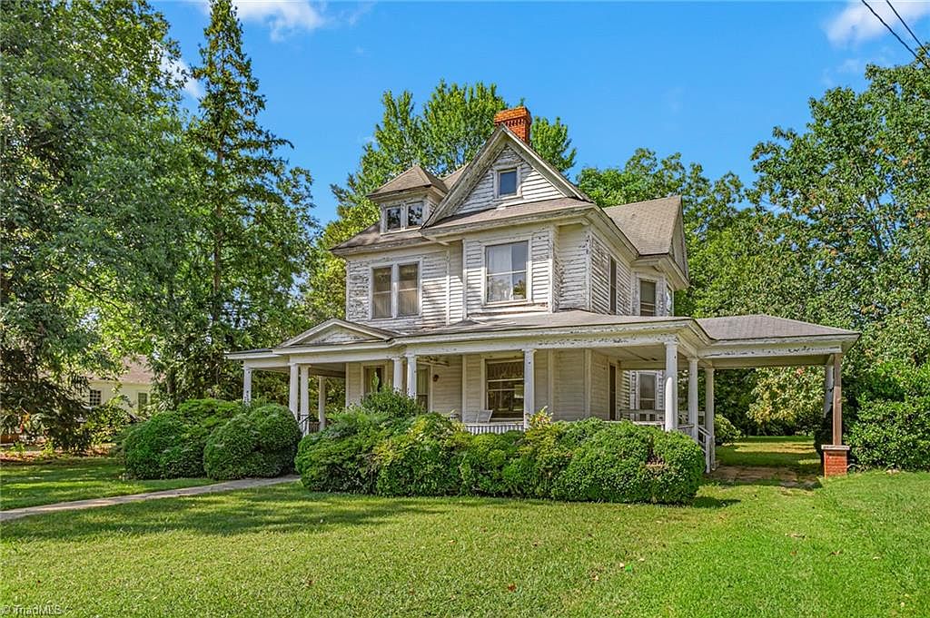 227 Asheboro St, Liberty, NC 27298