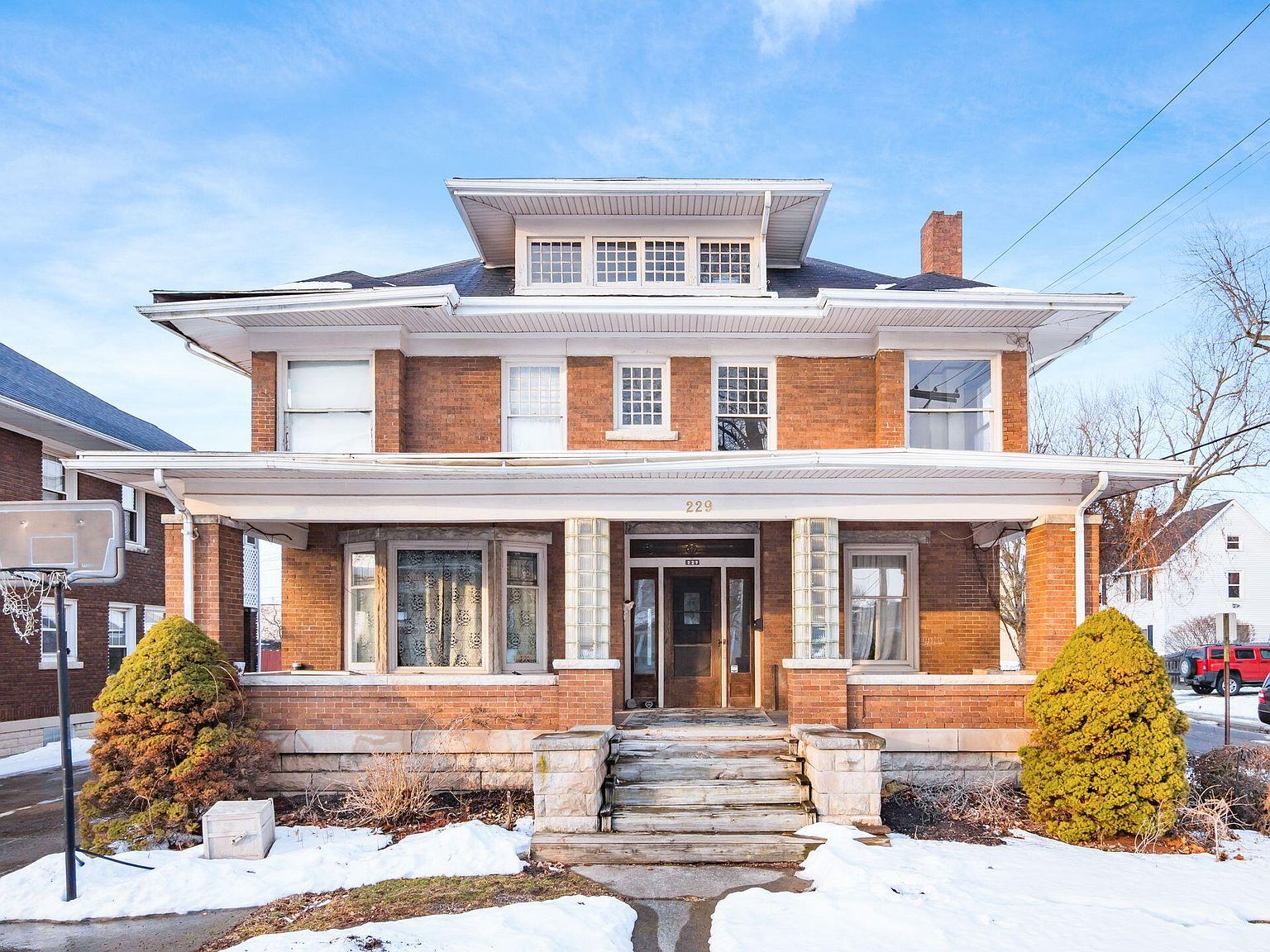 229 E Chillicothe Ave, Bellefontaine, OH 43311