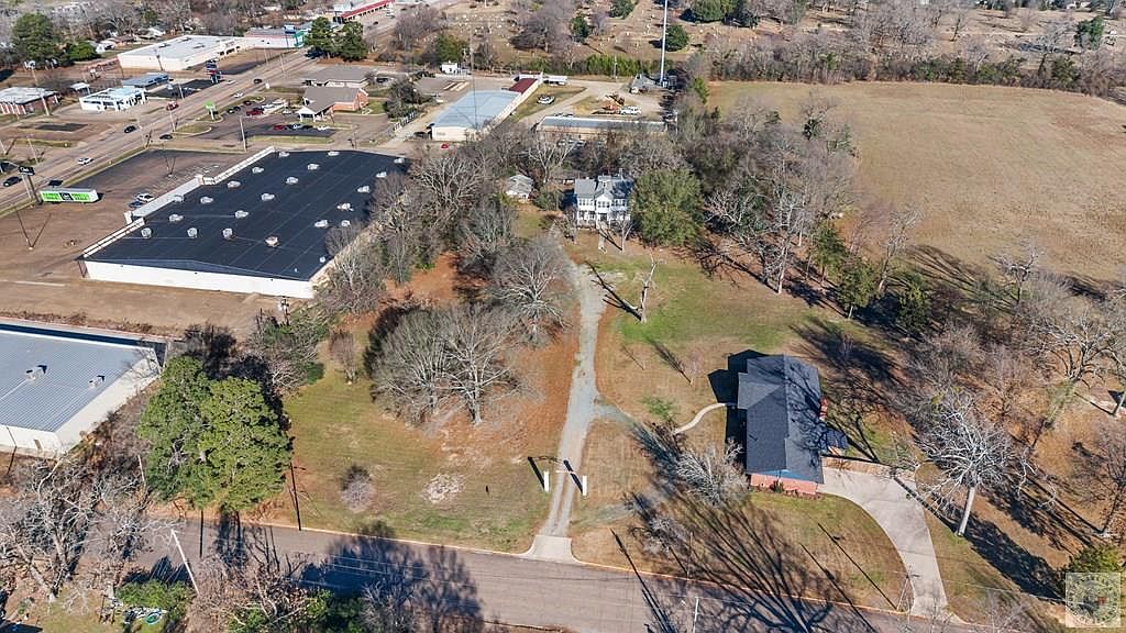 215 Bell Ave, Texarkana, AR 71854
