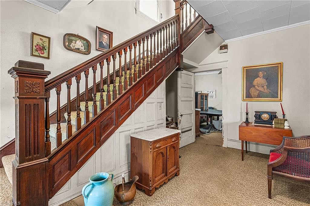 227 Asheboro St, Liberty, NC 27298