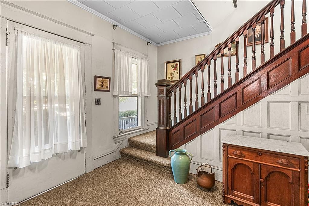 227 Asheboro St, Liberty, NC 27298