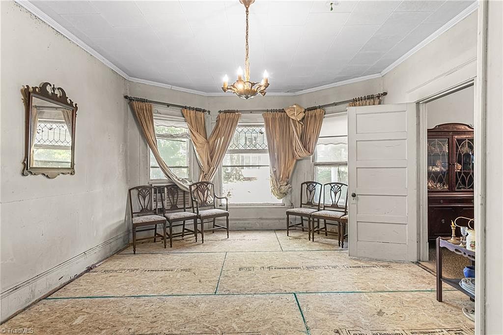 227 Asheboro St, Liberty, NC 27298