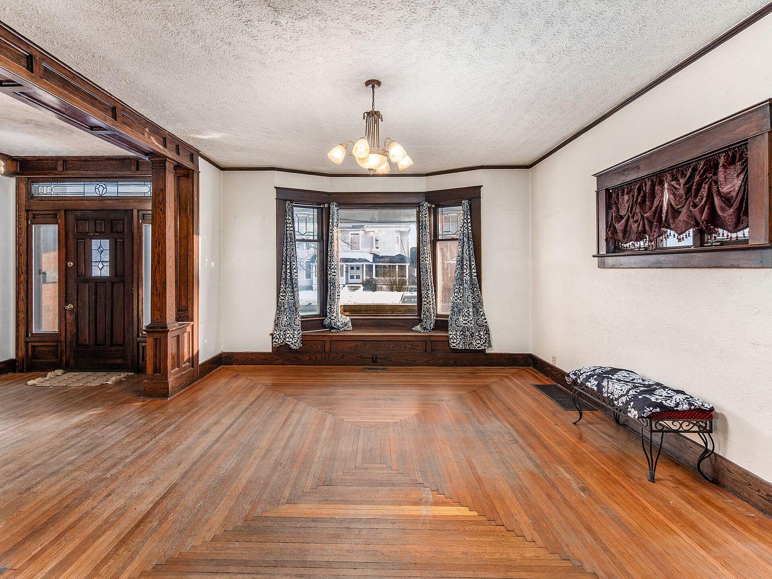229 E Chillicothe Ave, Bellefontaine, OH 43311