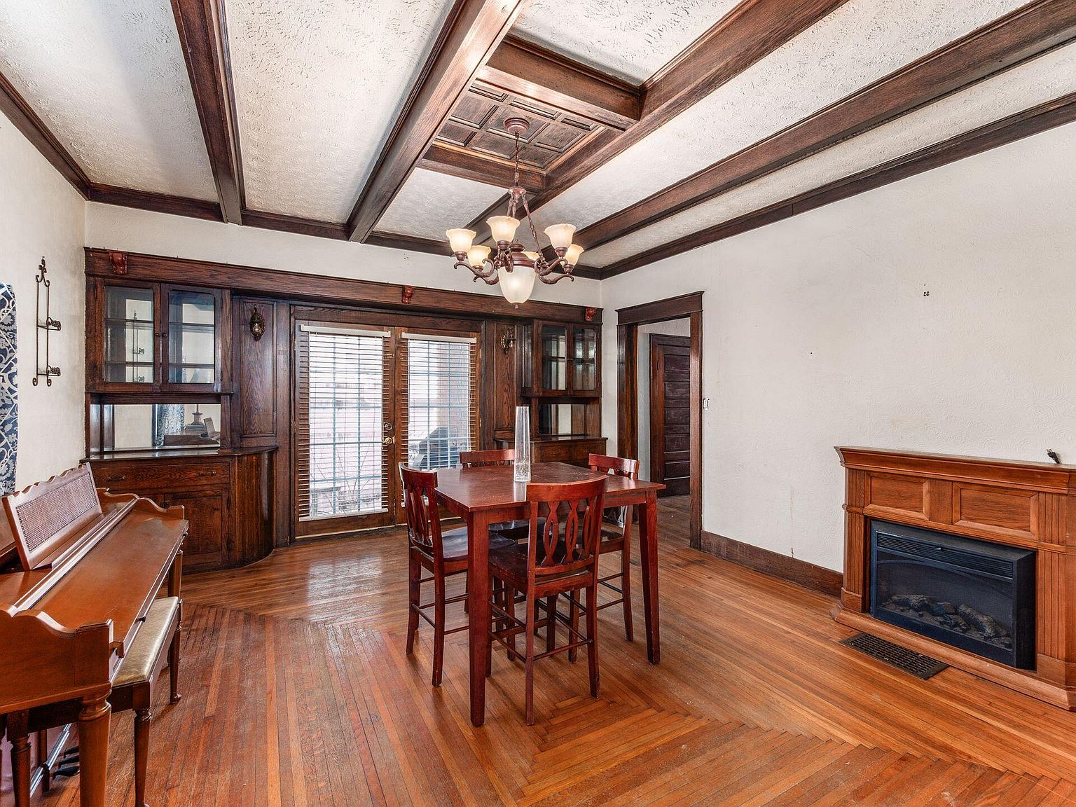 229 E Chillicothe Ave, Bellefontaine, OH 43311