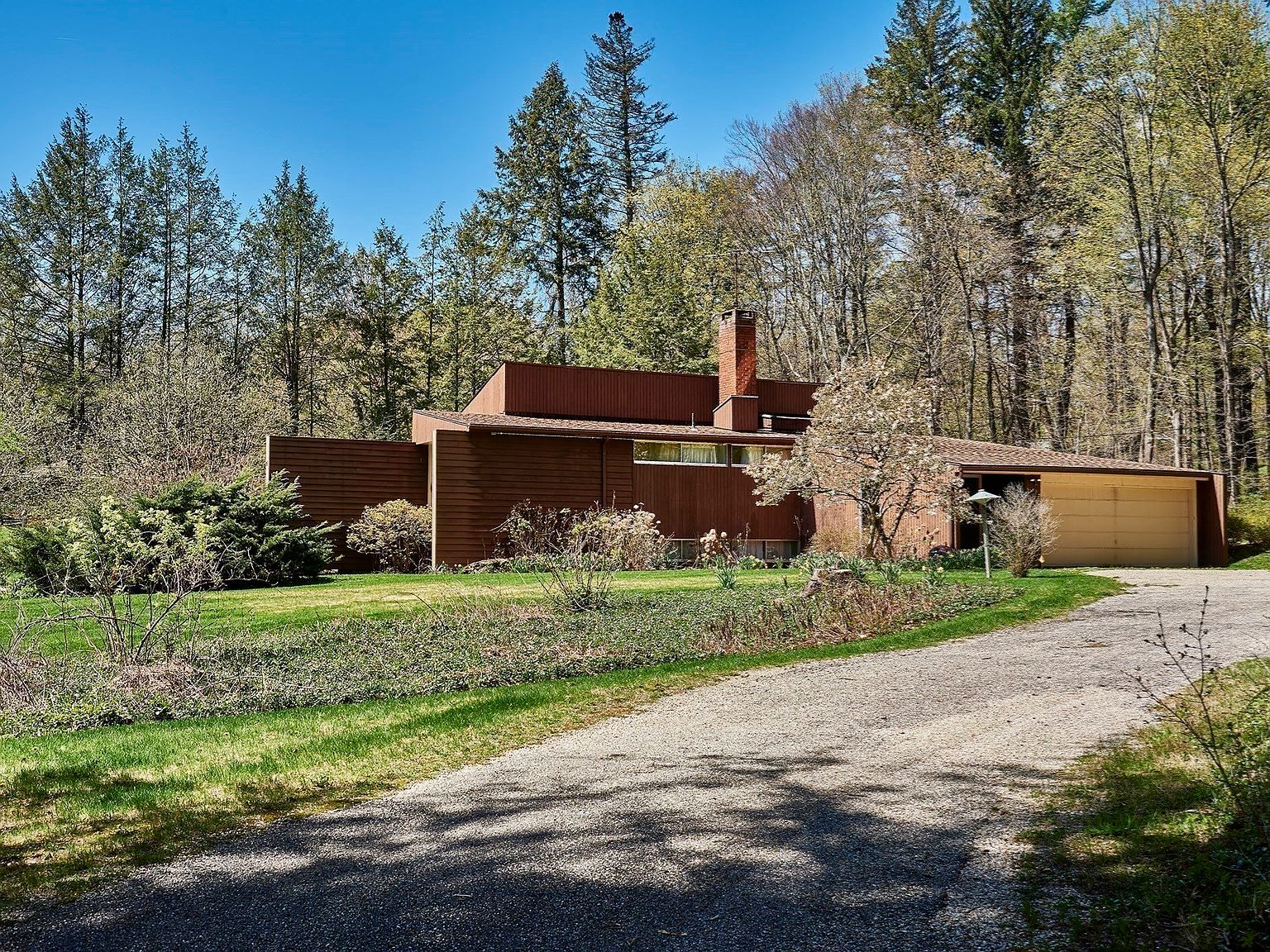 349 Old Stockbridge Rd, Lenox, MA 01240