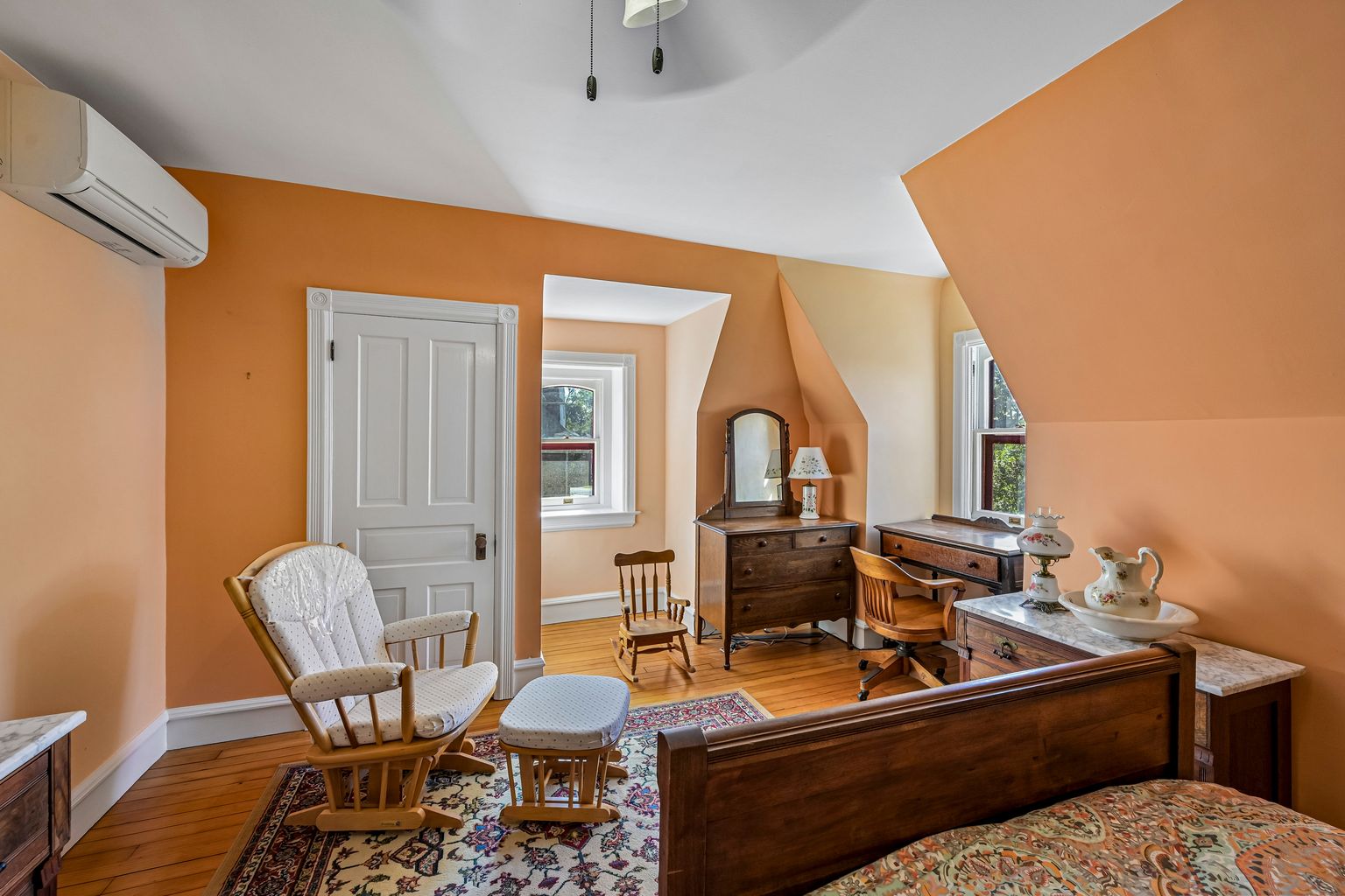 6 Lindenwold Ter, Ambler, PA 19002