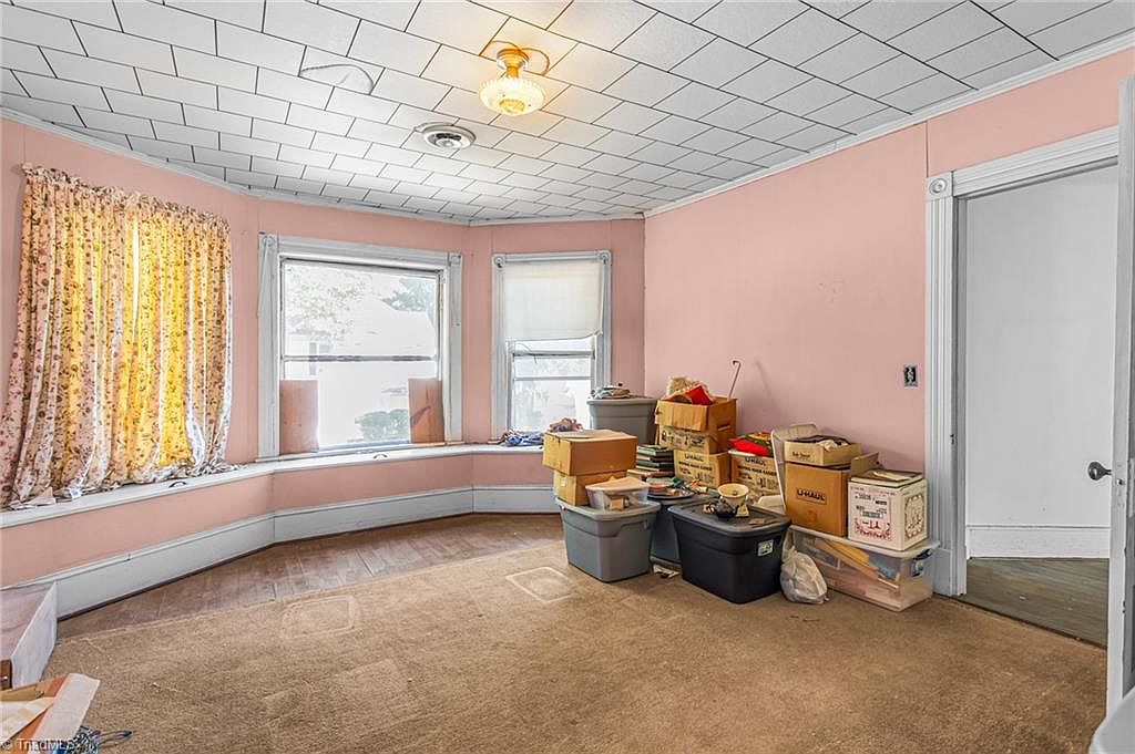 227 Asheboro St, Liberty, NC 27298