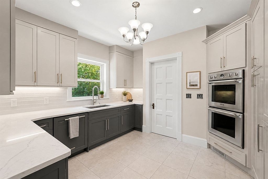 32 Belmont Ave, Lowell, MA 01852