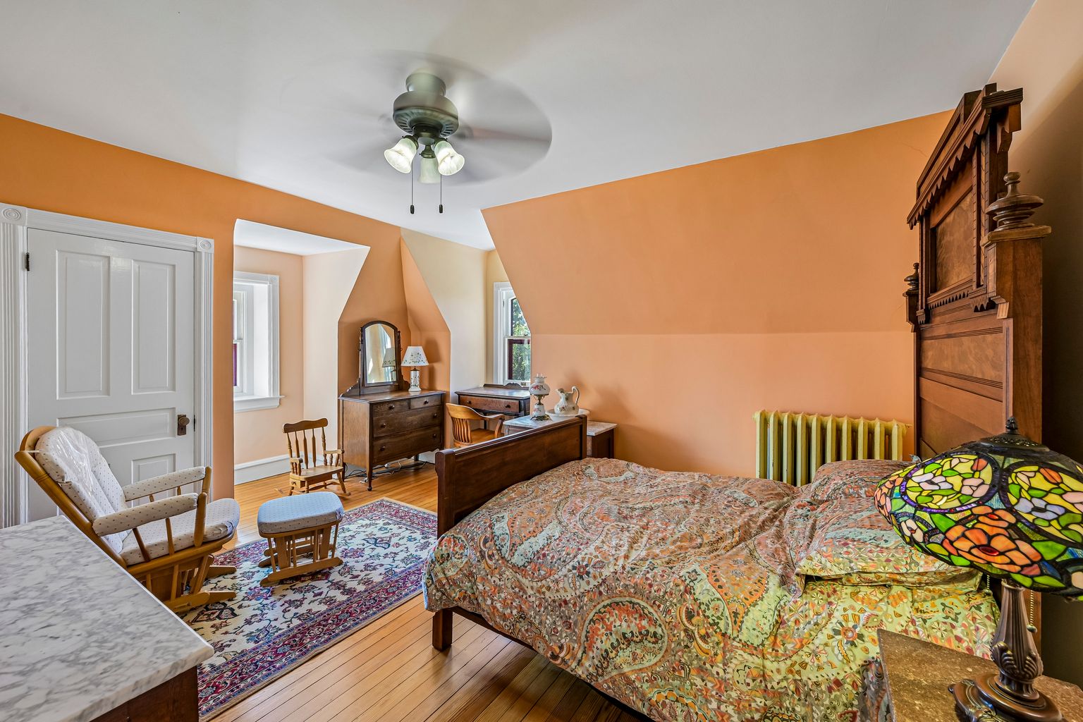 6 Lindenwold Ter, Ambler, PA 19002