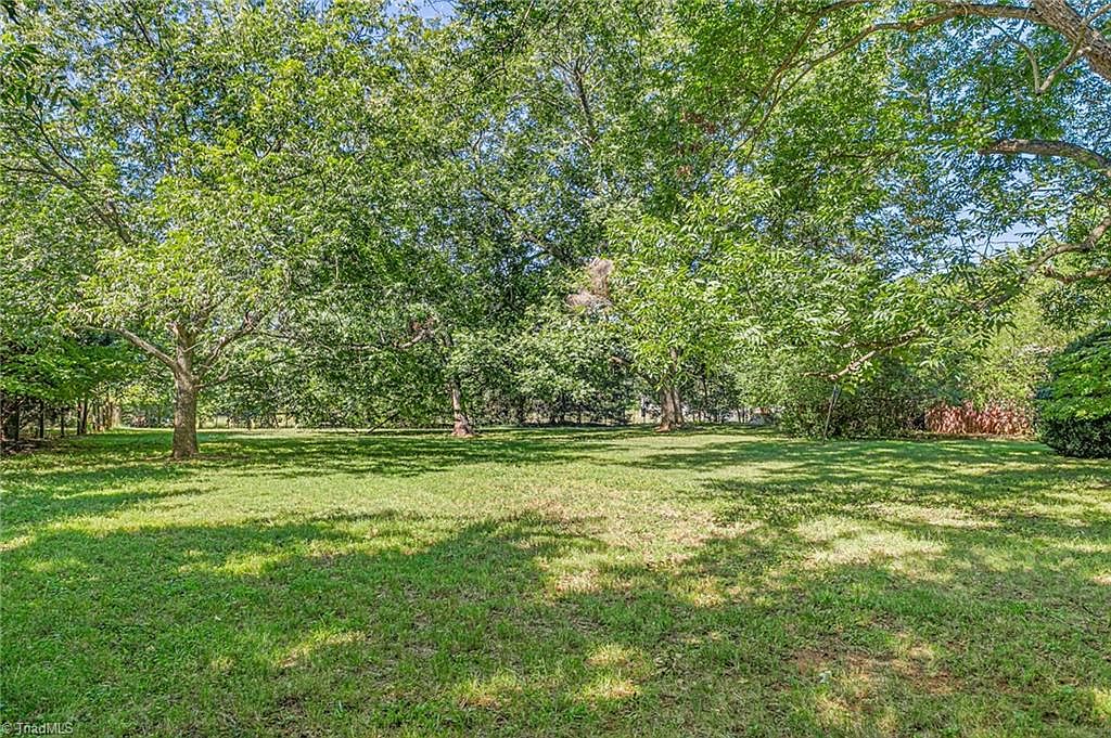 227 Asheboro St, Liberty, NC 27298
