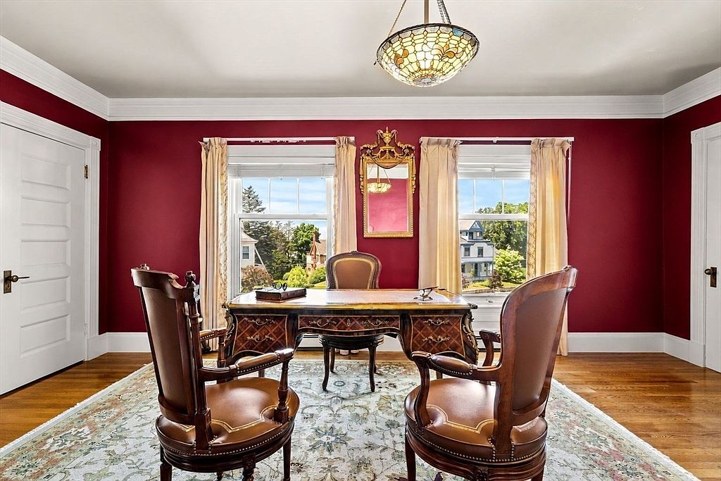 32 Belmont Ave, Lowell, MA 01852