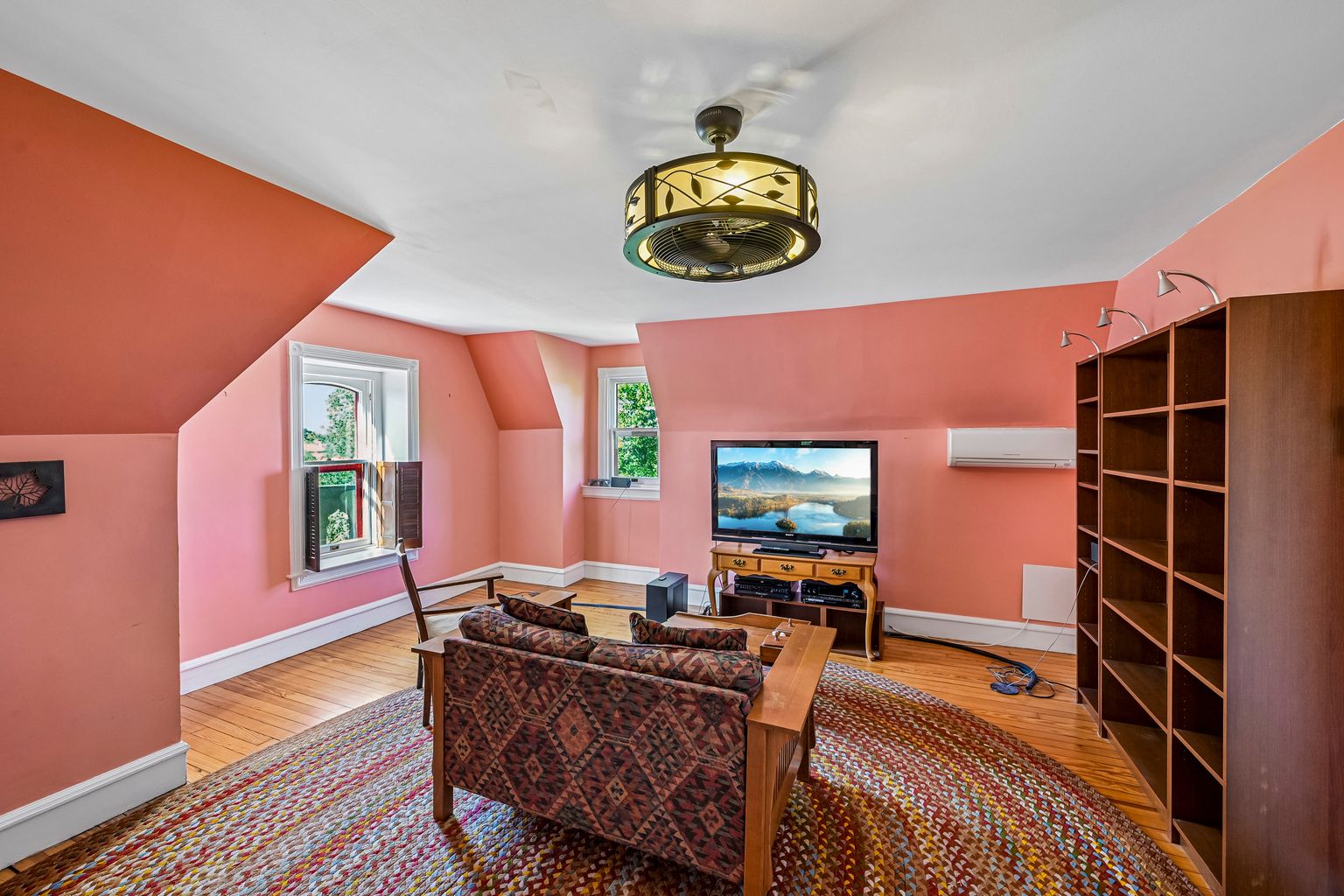 6 Lindenwold Ter, Ambler, PA 19002