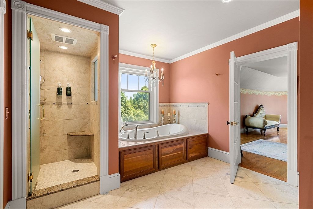 32 Belmont Ave, Lowell, MA 01852