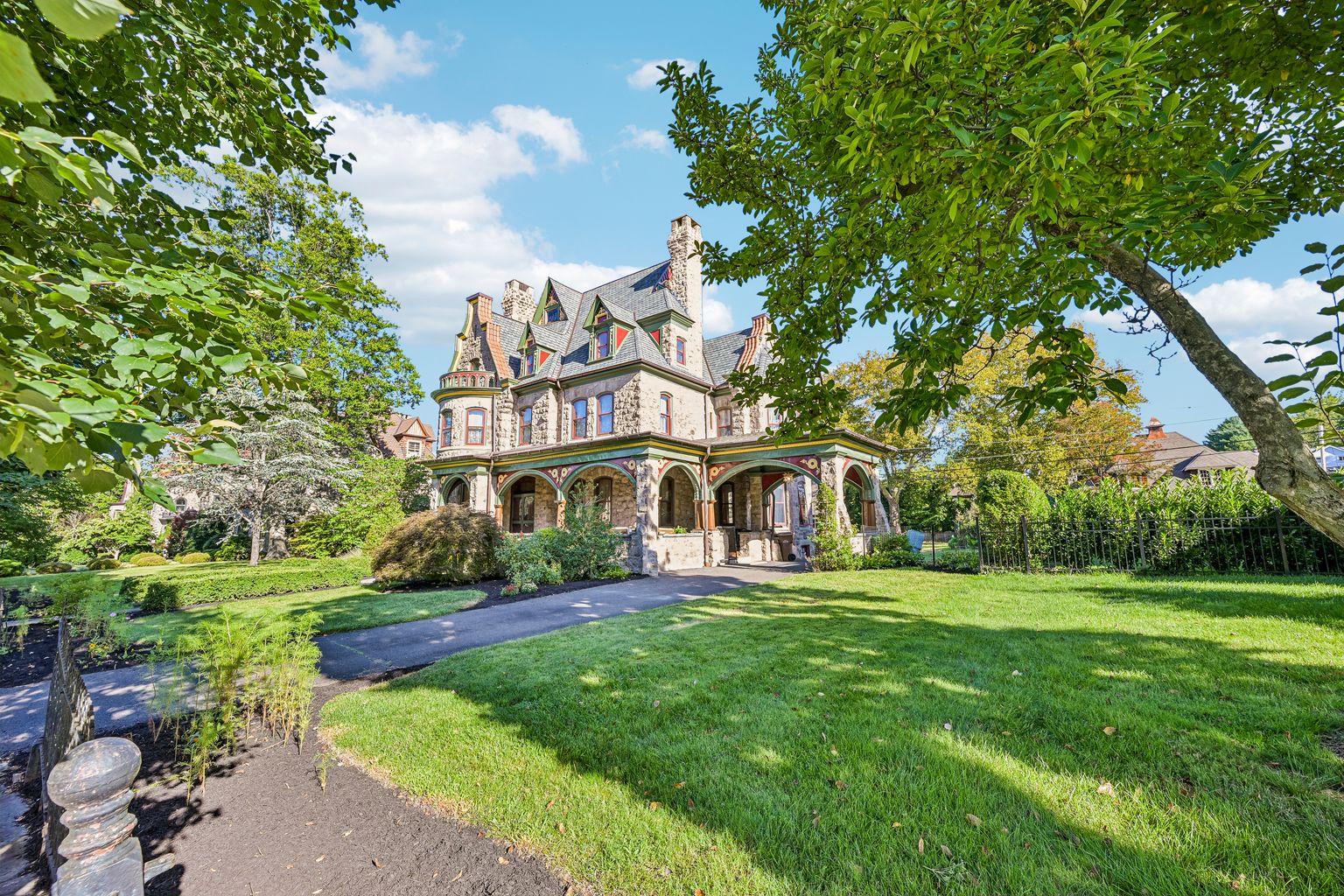 6 Lindenwold Ter, Ambler, PA 19002