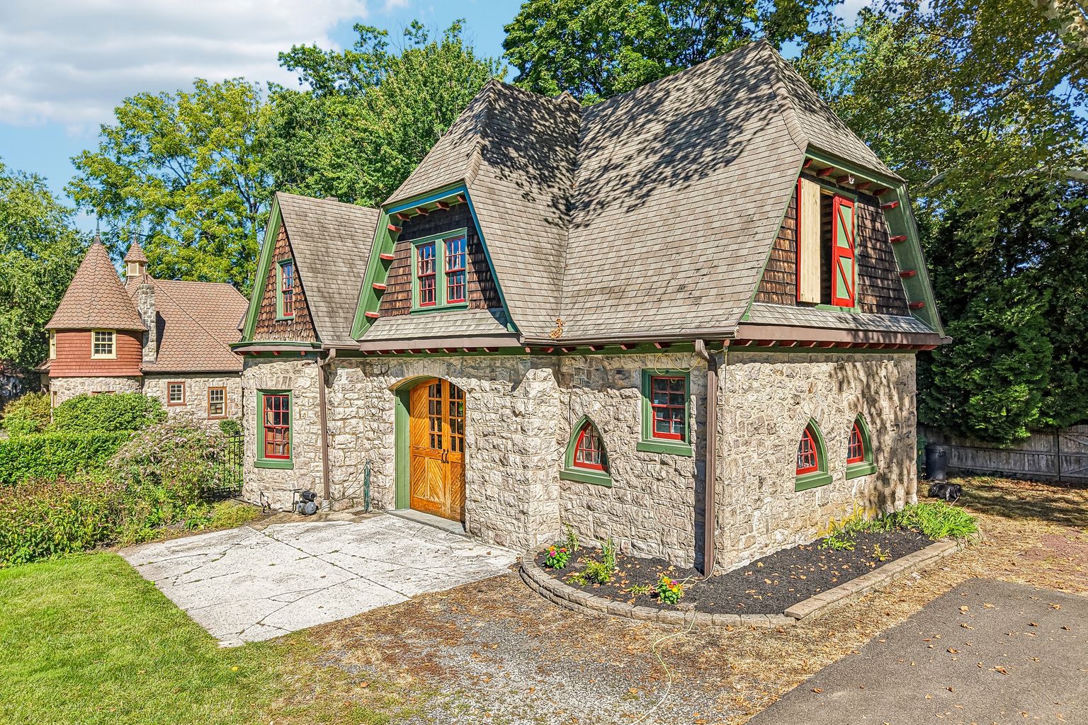 6 Lindenwold Ter, Ambler, PA 19002